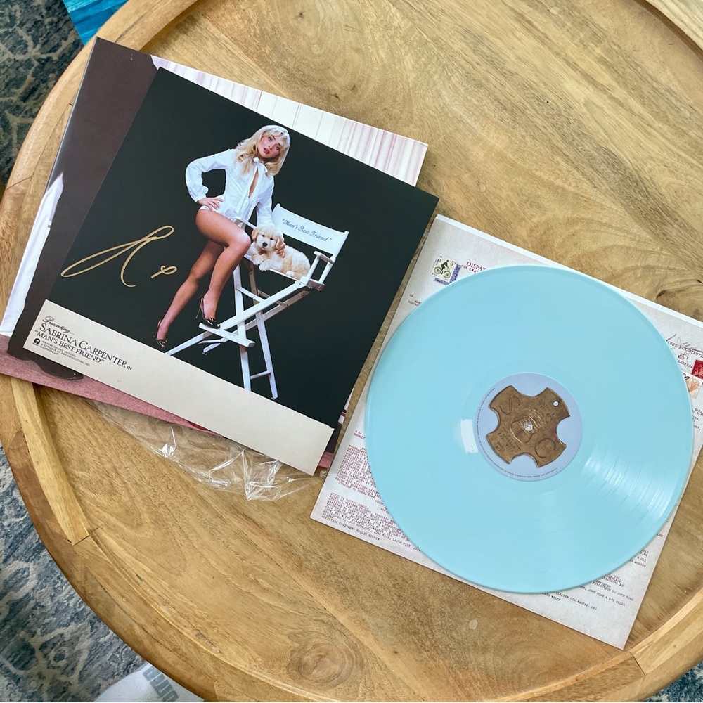 🩵SIGNED! 🐶Sabrina Carpenter “Man’s Best Friend” blue vinyl LP w/ SIGNED insert!